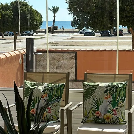Chalet Chalet Con Piscina En Primera Linea De Playa *