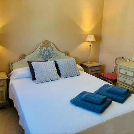 Chalet Con Piscina En Primera Linea De Playa *