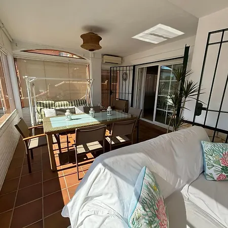 Chalet Con Piscina En Primera Linea De Playa Chalet