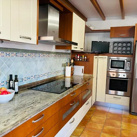 Chalet Con Piscina En Primera Linea De Playa * Torremolinos