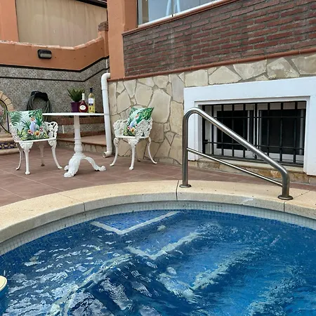 Chalet Con Piscina En Primera Linea De Playa Chalet *
